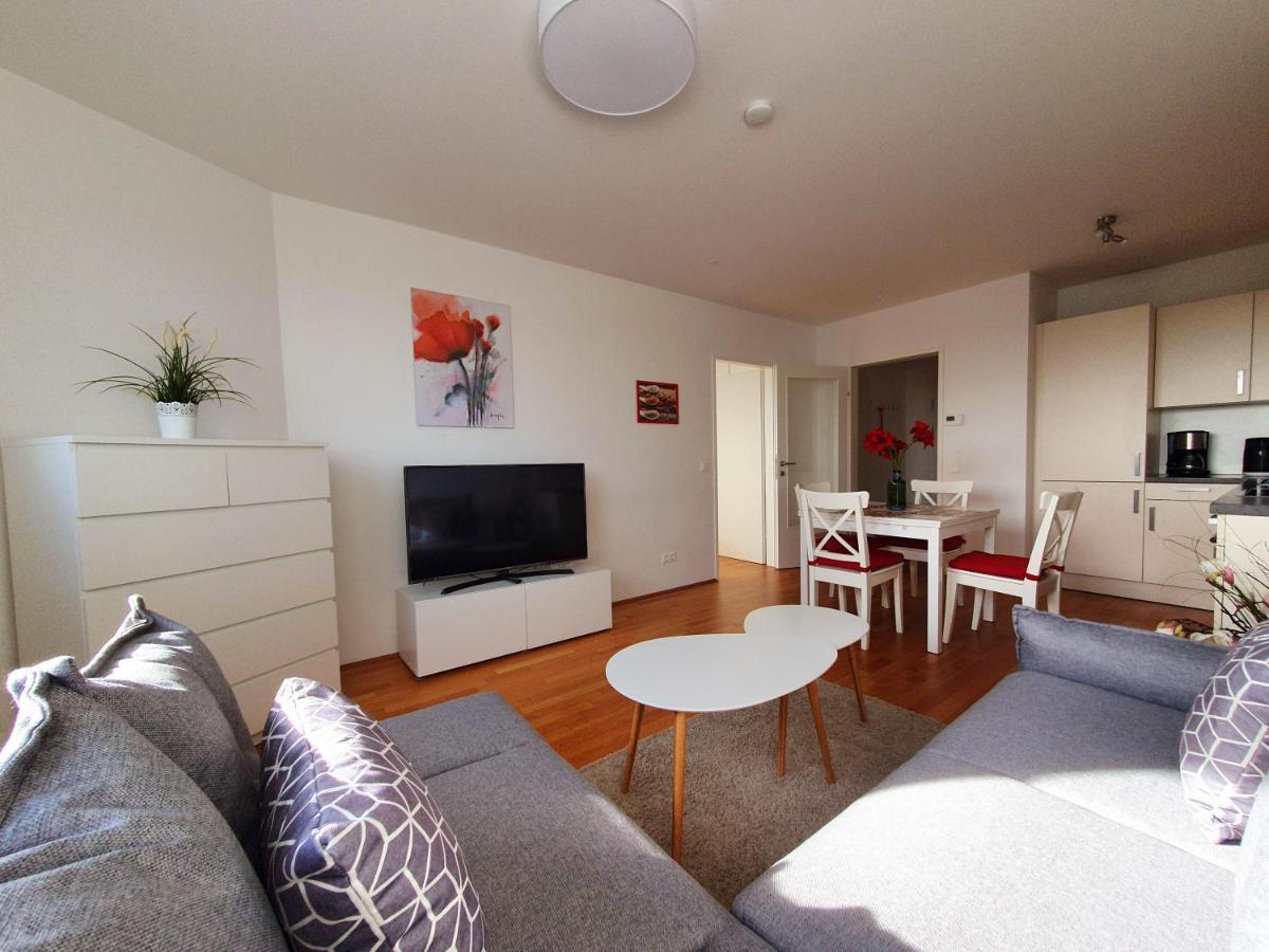 Near Lake Stylish & Fully Furnished Apartment Виена Екстериор снимка